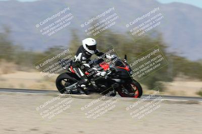 media/Dec-01-2025-Moto Forza (Mon) [[2daa91e15f]]/3-Beginner Group/Session 2 (Turn 7 Inside Pans)/